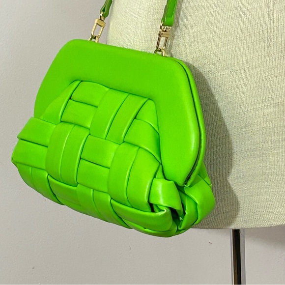 Themoire Tia Mantis Woven Clutch / Crossbody